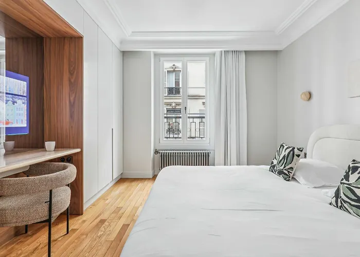 Apartment Magnificent Flat - 2br-6p - Champs Elysees Paris